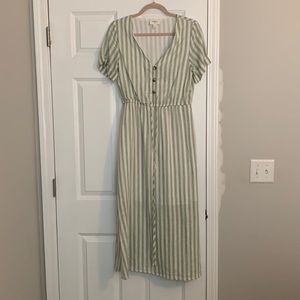New w/o tags Everly pinstripe dress! Size small.